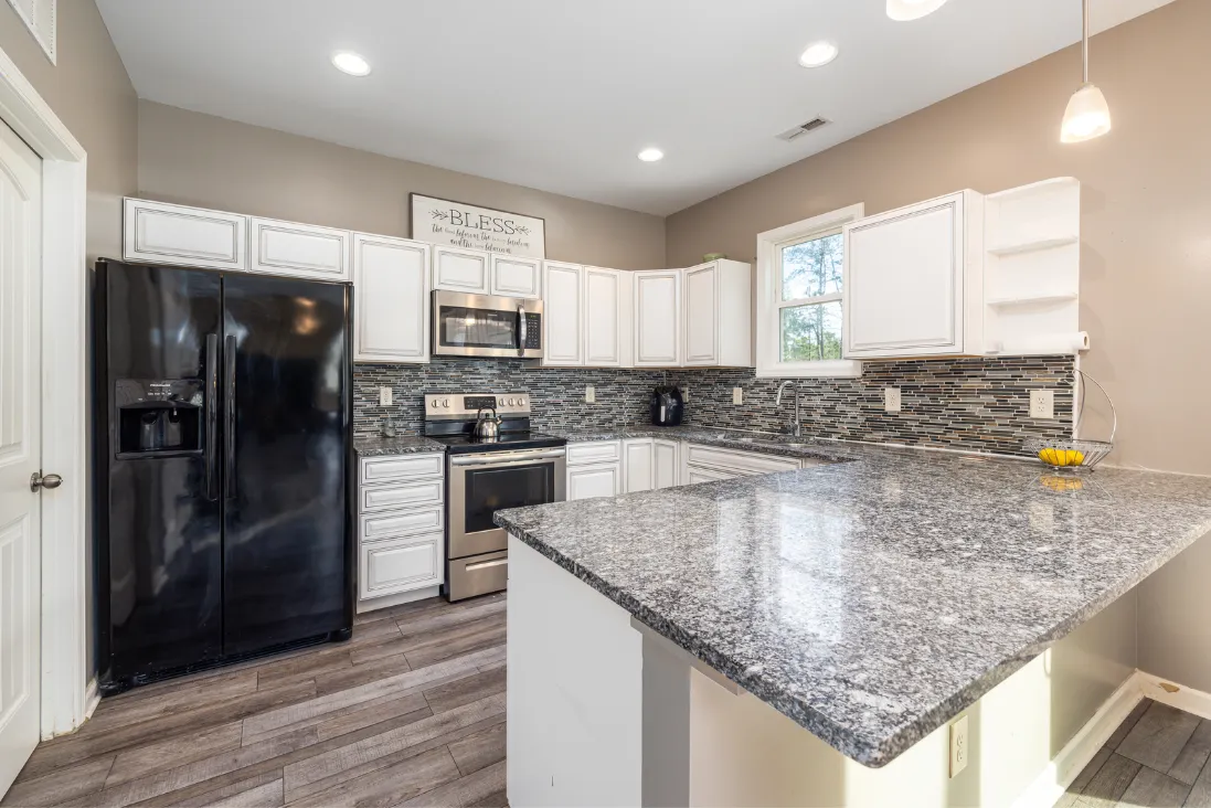 How to Pick the Right Finish for Your Granite Countertops?